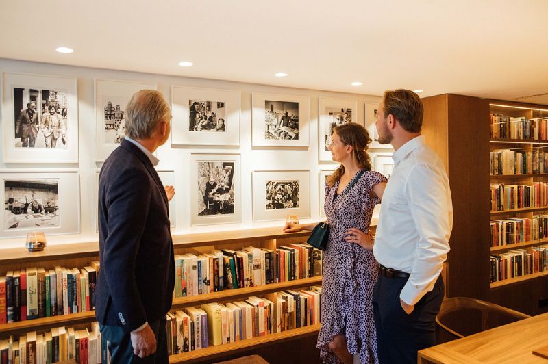 Eduard Janssen leidt een privétour in Amsterdam.