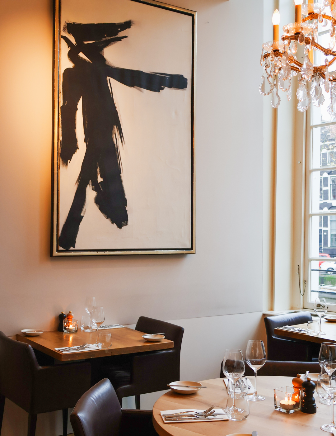 Kunstwerk Gabriel von Theo Wolvecamp ausgestellt in der Brasserie Ambassade, Amsterdam.